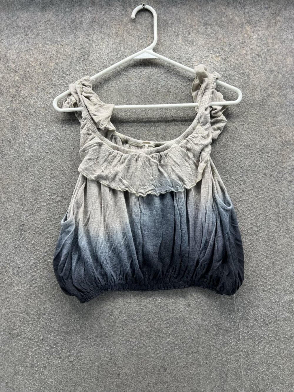 Free People Top Women XS Gray Ombre Ruffle Scoop Neck Sleeveless Cropped Tank